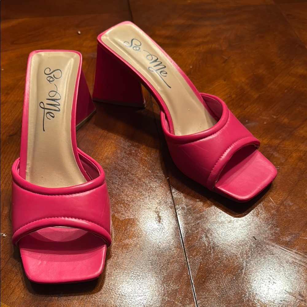 So Me Fuchsia Block Heel Mules